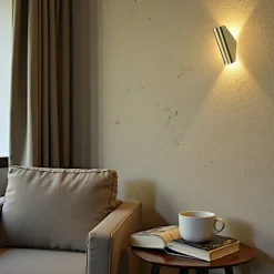 Applique murale dorée – forme pliée, éclairage haut bas MESA