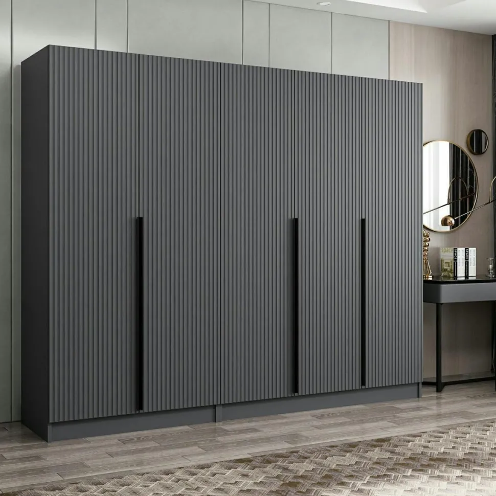 Armoire penderie grise 5 portes rainurées 3 portants BYRON