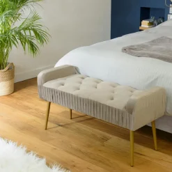 Banc de lit en velours taupe et pieds dorés TIM