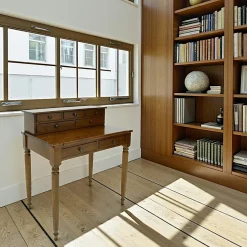 Bureau / Secrétaire Hévéa 7 tiroirs pieds tournés 85x55x95cm TRADITION