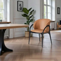 Chaise en cuir marron dos rond accoudoirs bois noir ALDER