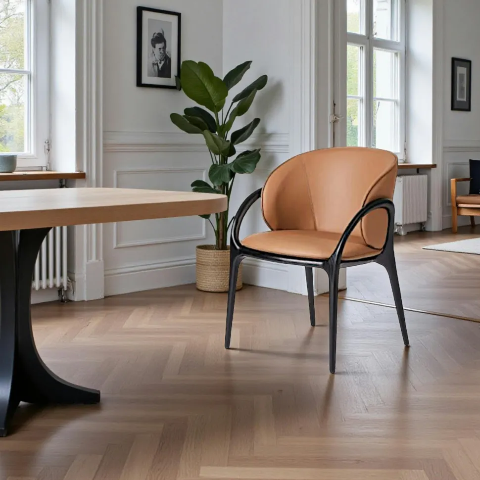 Chaise en cuir marron dos rond accoudoirs bois noir ALDER