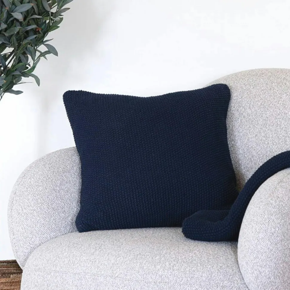 Coussin de canapé blanc avec motif en relief BRUGES