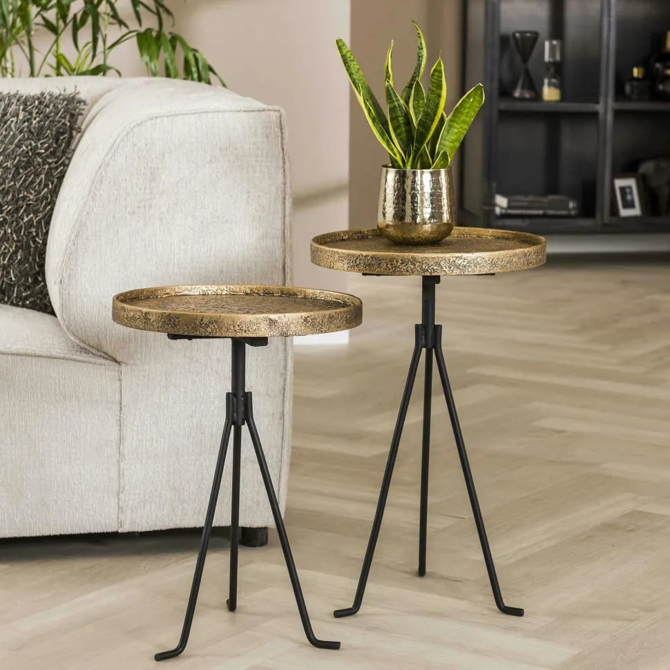 Fauteuil chauffeuse tissu capitonné beige avec coussin