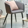 Fauteuil en velours gris foncé à damier