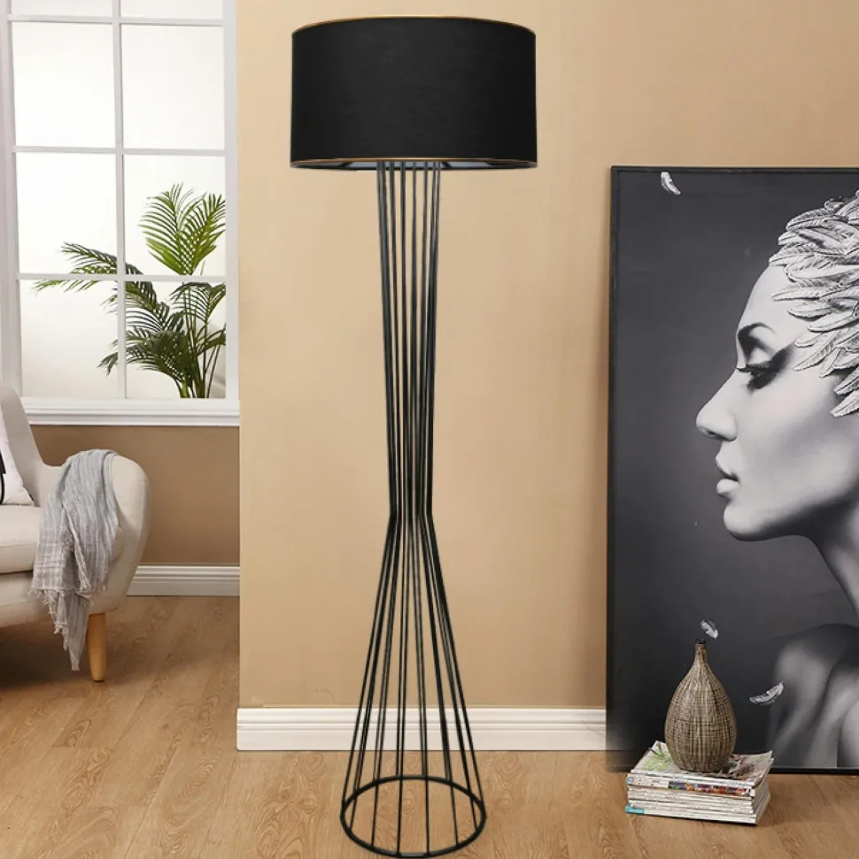 Lampadaire salon moderne doré avec abat-jour blanc SINOP