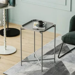 Petite table d’appoint grise carrée, pieds croisés SFAX