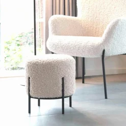 Pouf rond taupe effet fourrure avec pieds en métal noir BRUGES
