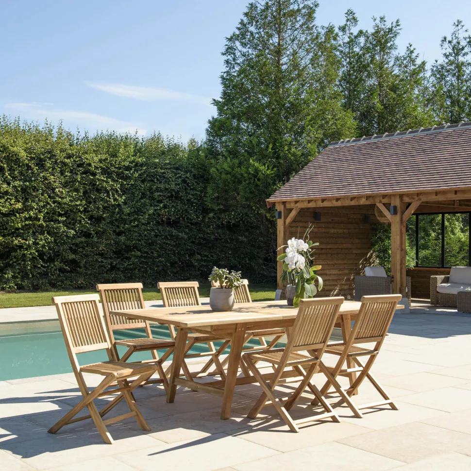 Salon de jardin teck brut table pieds tréteaux 180/240 + 6 chaises bord droit SUMMER