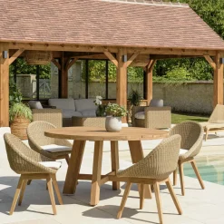 Salon de jardin teck naturel 1 table ronde 150 cm + 4 chaises arrondies résine tressée MANY
