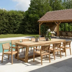 Salon de jardin teck naturel 1 table pieds inclinés 300 cm + 8 fauteuils arrondis résine tressée MANY