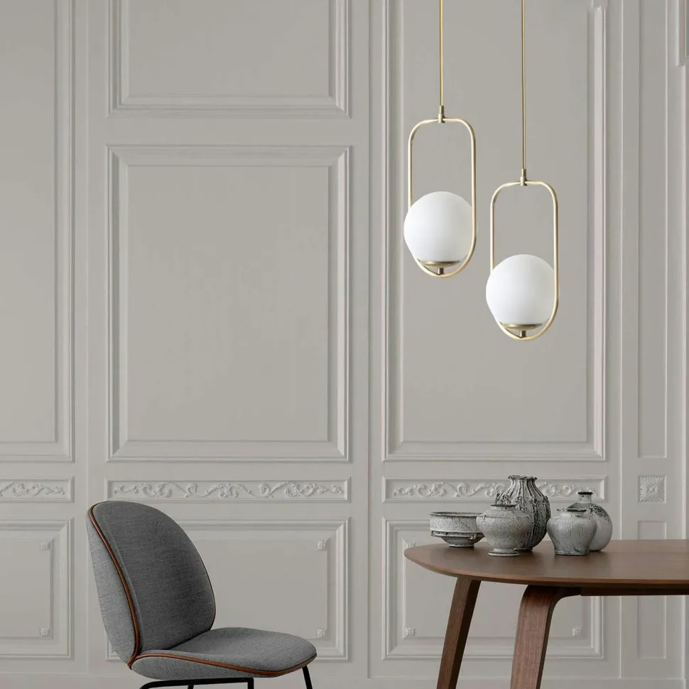 Suspension design dorée 2 globes blancs sur cadres SIERRE