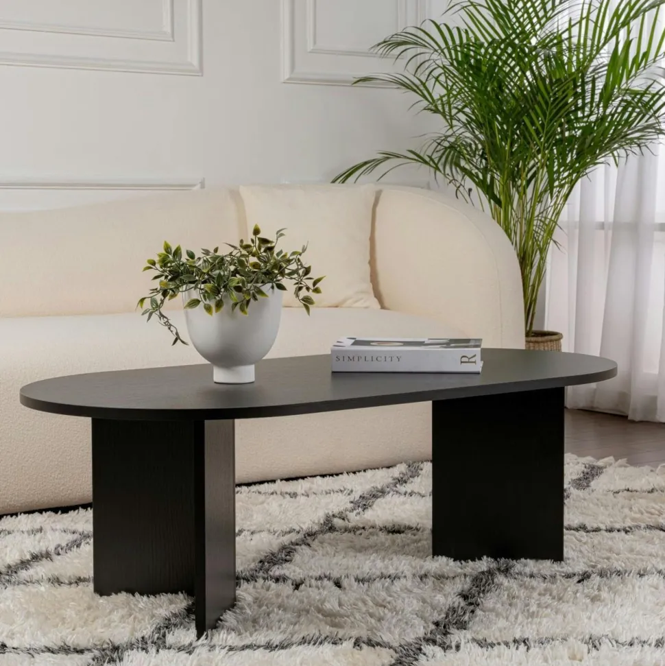 Table à manger moderne noire effet bois pieds en V 180 cm MARFA