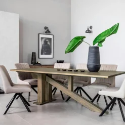 Table à manger moderne piètement oblique chêne massif 240 cm HUDSON