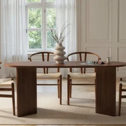 Table à manger ovale effet bois noyer pieds en V 200 cm MARFA