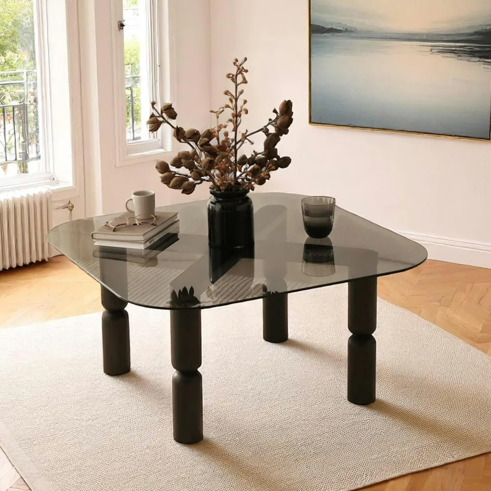 Table basse carrée en verre fumé - pieds bois sculpté BOMA