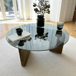 Table basse design en verre fumé – pied bois clair ANZIO
