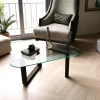 Table basse en verre forme triangulaire - pied labyrinthe ANZIO