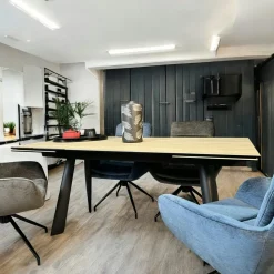 Table extensible en céramique marbrée noire 160-240 cm LOMBARDIE