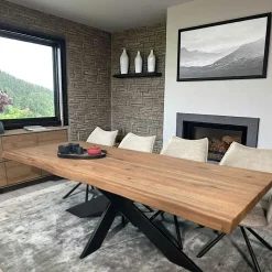 Table pied central en chêne brun avec bords naturels 240 cm PALERME
