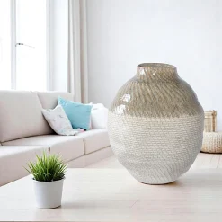 Vase rond vert et blanc, effet vannerie